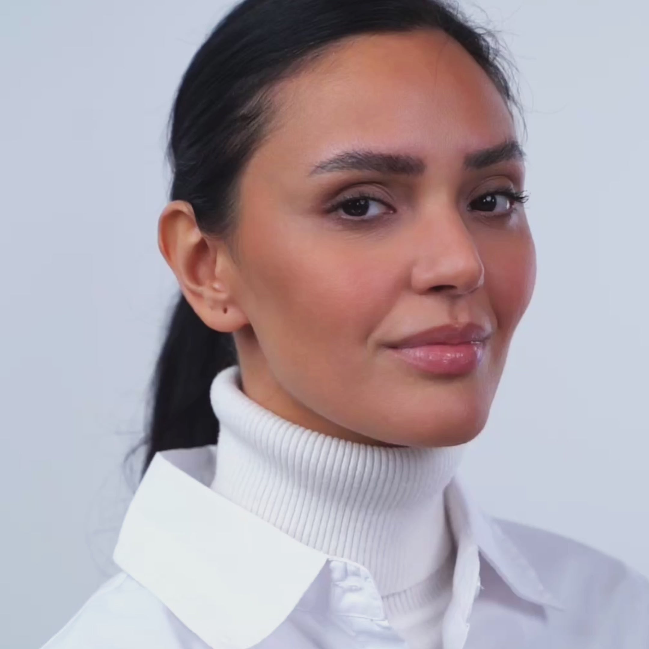 Load video: Complete Natural